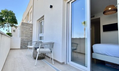 Piso en planta baja en La Finca Golf con jardín privado