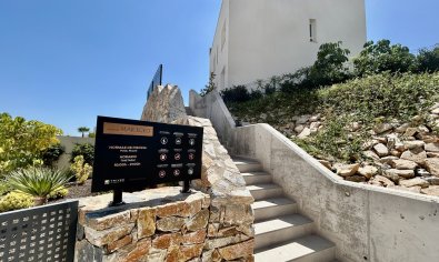 Piso en planta baja en La Finca Golf con jardín privado