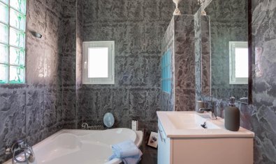 Resale - Villa -
San Miguel de Salinas