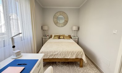Bestaande bouw - Herenhuis -
Cabo Roig