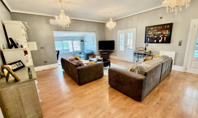 Bestaande bouw - Villa -
Almoradí - Heredades