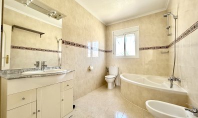 Bestaande bouw - Herenhuis -
Ciudad Quesada