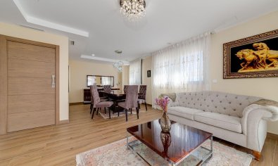 Reventa - Villa -
Torrevieja - Los Balcones