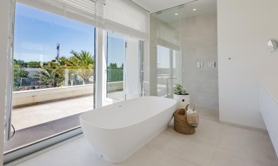 Resale - Villa -
Orihuela Costa - Las Colinas Golf