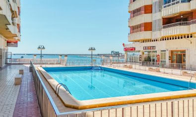 Reventa - Apartamento / piso -
Torrevieja - Playa del Acequión