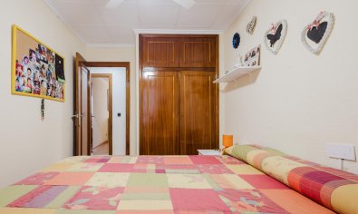 Reventa - Apartamento / piso -
Torrevieja - Playa del Acequión