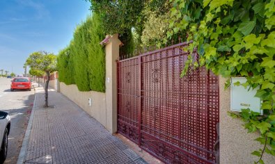 Resale - Chalet -
San Fulgencio - La Marina