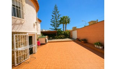 Resale - Villa -
Torrevieja - La Siesta