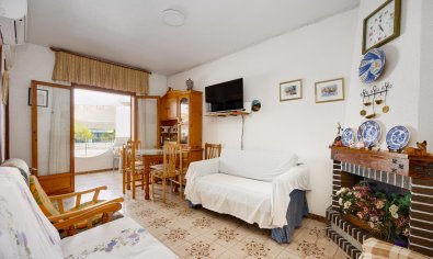 Resale - Bungalow -
Torrevieja - Playa del Acequión