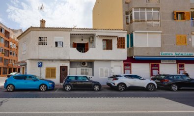 Resale - Bungalow -
Torrevieja - Playa del Acequión
