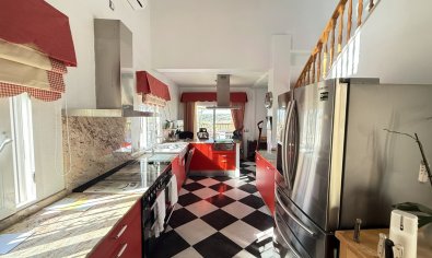 Resale - Villa -
Villamartín - Villamartin