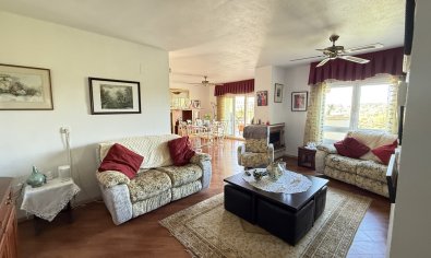 Resale - Villa -
Villamartín - Villamartin