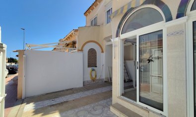 Reventa - Adosado -
Orihuela Costa - Playa Flamenca