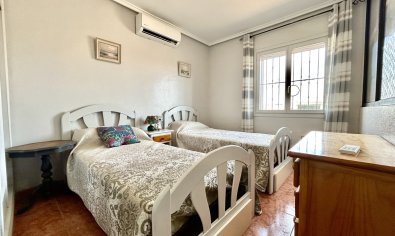 Reventa - Adosado -
Orihuela Costa - Playa Flamenca