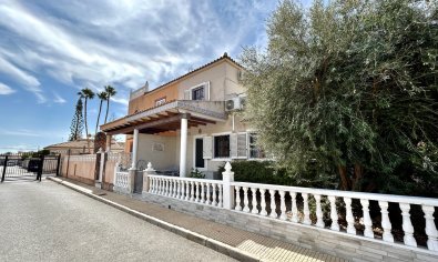 Reventa - Adosado -
Orihuela Costa - Playa Flamenca