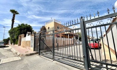 Reventa - Adosado -
Orihuela Costa - Playa Flamenca