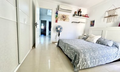 Reventa - Adosado -
Formentera del Segura