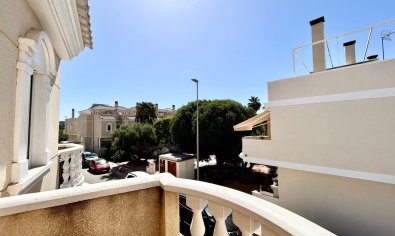 Reventa - Adosado -
Formentera del Segura