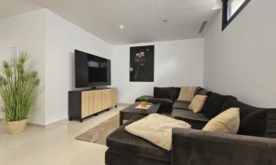 Reventa - Villa -
Villamartín - Villamartin