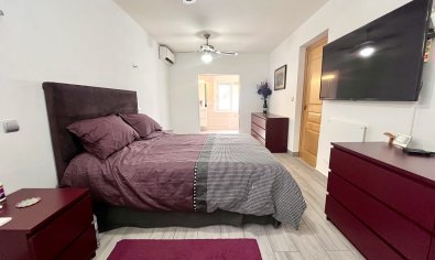 Resale - Villa -
Pinar de Campoverde