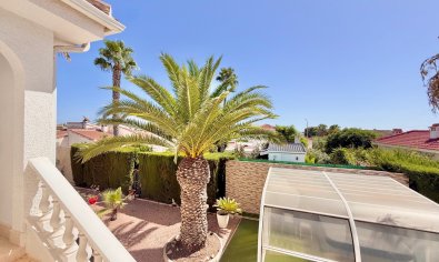 Reventa - Villa -
Ciudad Quesada - Centro de la Ciudad Quesada
