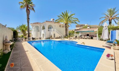 Reventa - Villa -
Ciudad Quesada - Centro de la Ciudad Quesada