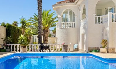 Reventa - Villa -
Ciudad Quesada - Centro de la Ciudad Quesada