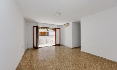 Resale - Apartment -
Torrevieja - Playa del Acequión