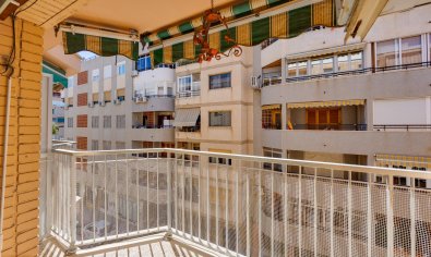 Resale - Apartment -
Torrevieja - Playa del Acequión