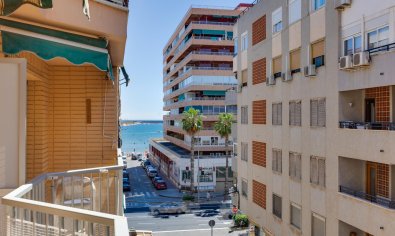 Resale - Apartment -
Torrevieja - Playa del Acequión