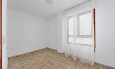 Resale - Apartment -
Torrevieja - Playa del Acequión