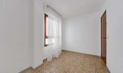 Resale - Apartment -
Torrevieja - Playa del Acequión