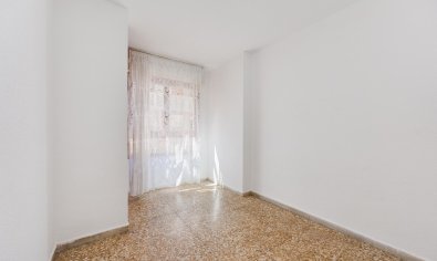 Resale - Apartment -
Torrevieja - Playa del Acequión