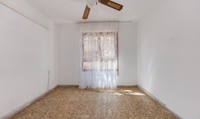 Resale - Apartment -
Torrevieja - Playa del Acequión