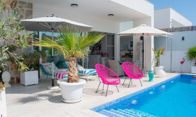 Resale - Villa -
Torrevieja - El Chaparral