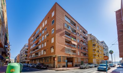 Bestaande bouw - Appartement -
Torrevieja - Playa del Acequión