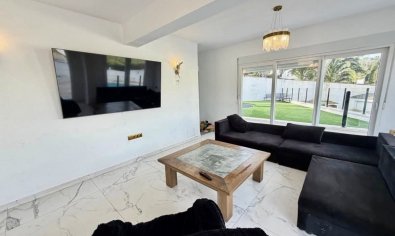 Resale - Villa -
Villamartín - Villamartin