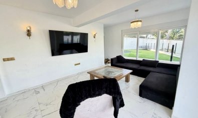 Resale - Villa -
Villamartín - Villamartin