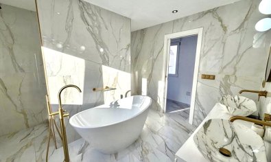 Resale - Villa -
Villamartín - Villamartin