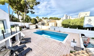 Resale - Villa -
Villamartín - Villamartin