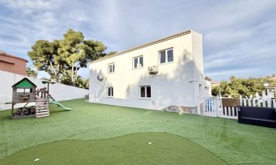 Resale - Villa -
Villamartín - Villamartin