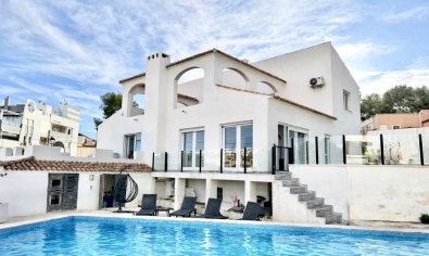 Resale - Villa -
Villamartín - Villamartin