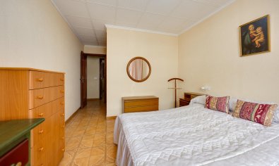 Reventa - Apartamento / piso -
Torrevieja - Playa del Acequión