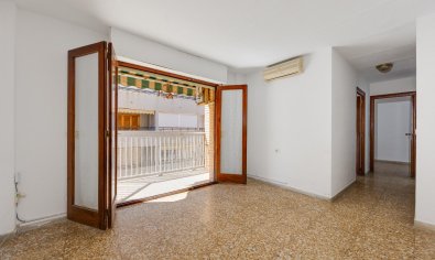 Reventa - Apartamento / piso -
Torrevieja - Playa del Acequión
