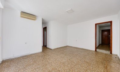 Reventa - Apartamento / piso -
Torrevieja - Playa del Acequión