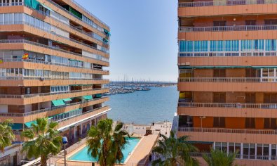 Reventa - Apartamento / piso -
Torrevieja - Playa del Acequión
