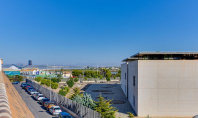 Reventa - Ático -
Torrevieja - Playa del Acequión