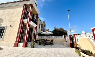 Resale - Townhouse -
Dehesa De Campoamor