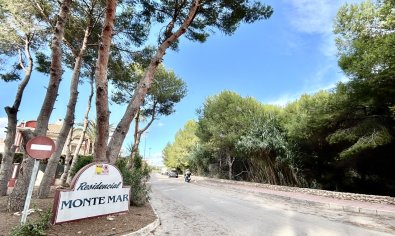 Resale - Townhouse -
Dehesa De Campoamor