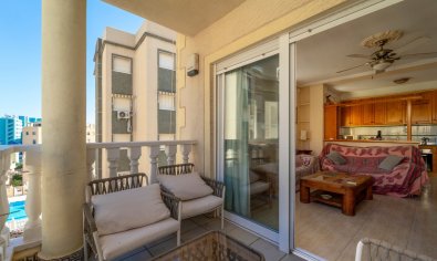 Piso en venta en Guardamar del Segura con piscina